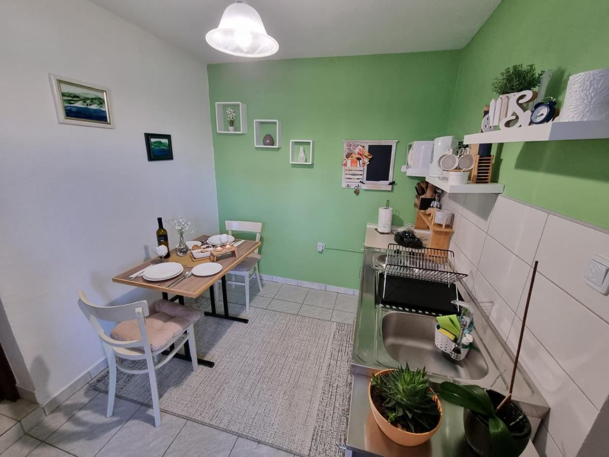 Studio Apartman Krosna Perusic Экстерьер фото