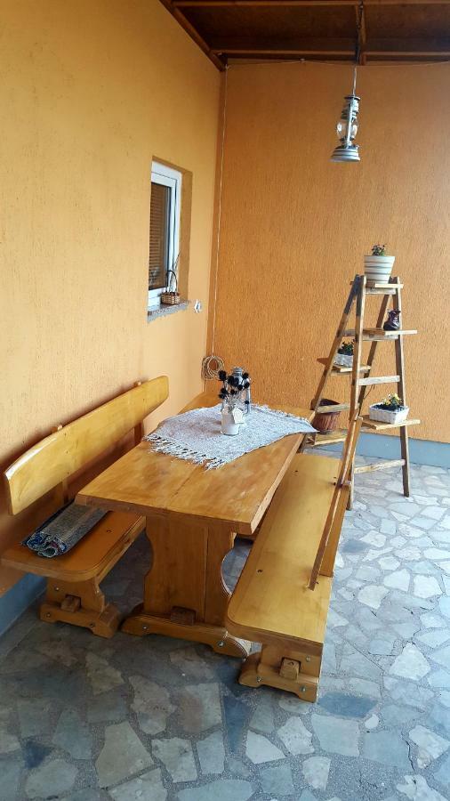 Studio Apartman Krosna Perusic Экстерьер фото